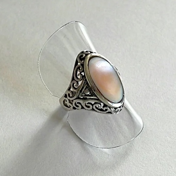 Mother of Pearl Ring on 925 Sterling Silver - Picture 2 of 10